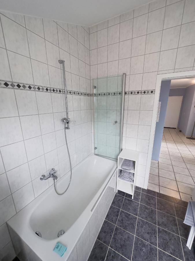 Ferienwohnung Ruhiges Juwel: Frisch Renoviert 100 Qm Jülich Exterior foto