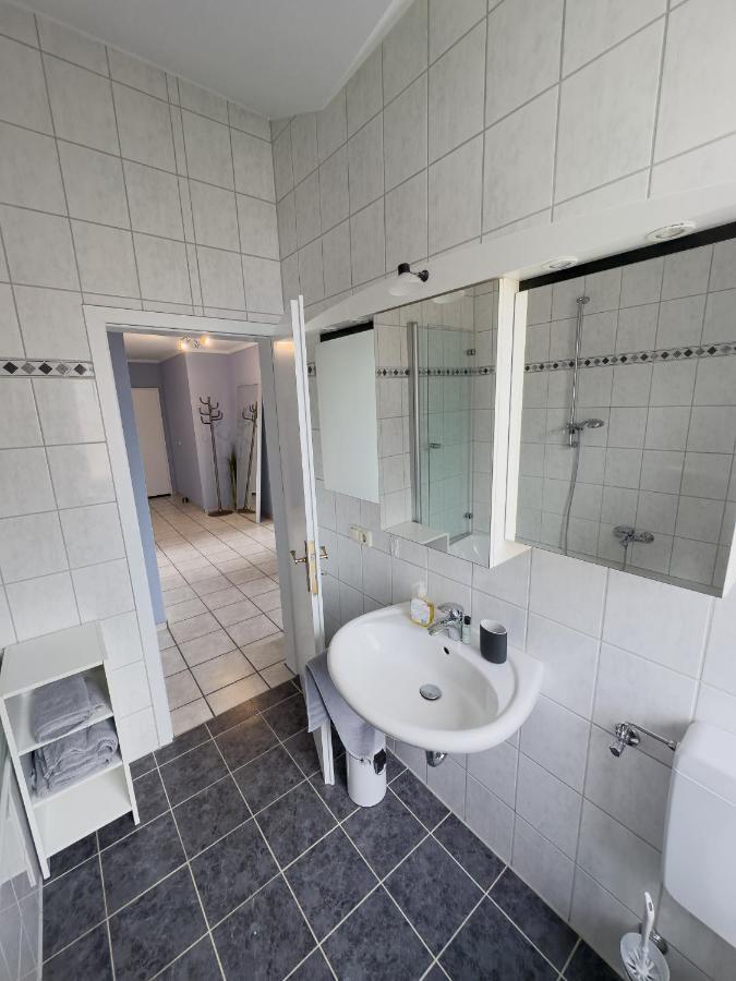 Ferienwohnung Ruhiges Juwel: Frisch Renoviert 100 Qm Jülich Exterior foto